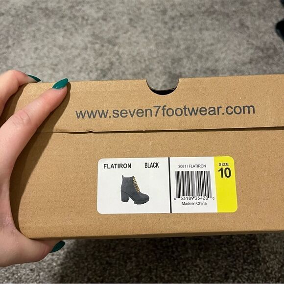 SEVEN7 Women's Flatiron Lug Sole Boots - Picture 6 of 13